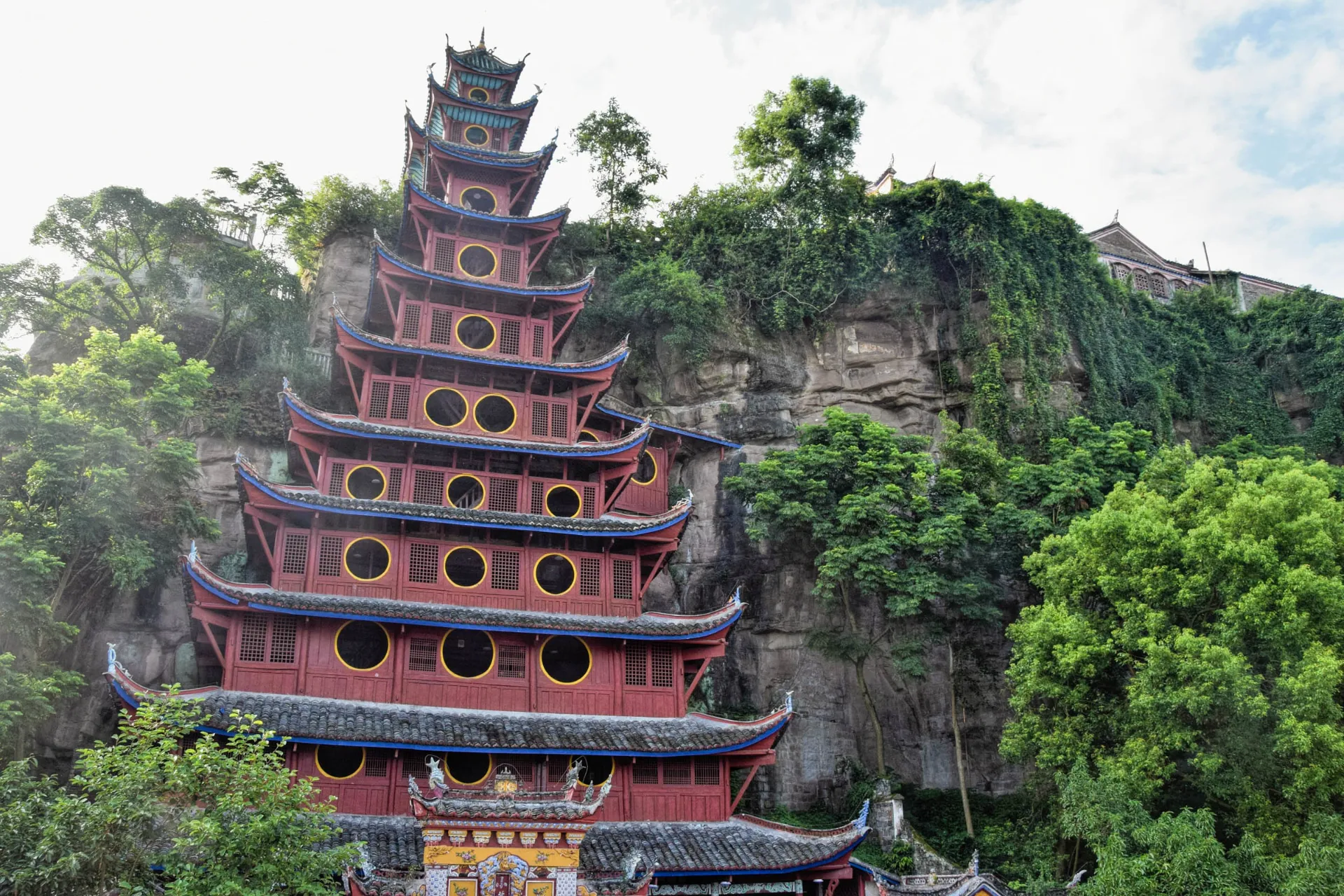 Pagoda Shibaozhai z XVI wieku ma około 56 m wysokości Pagoda Shibaozhai z XVI wieku ma około 56 m wysokości