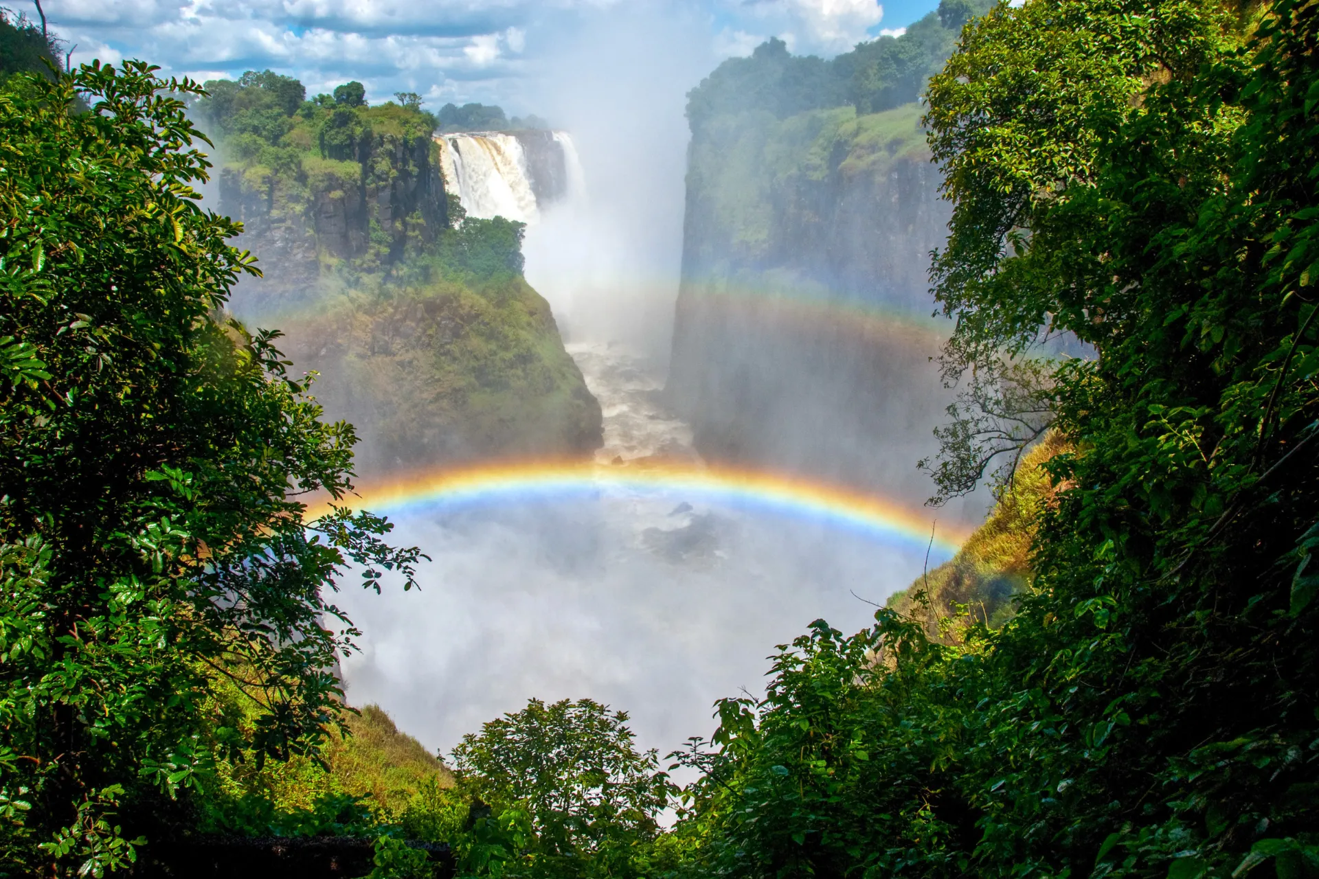 Tęcza przy Wodospadzie Wiktorii Tęcza przy Wodospadzie Wiktorii