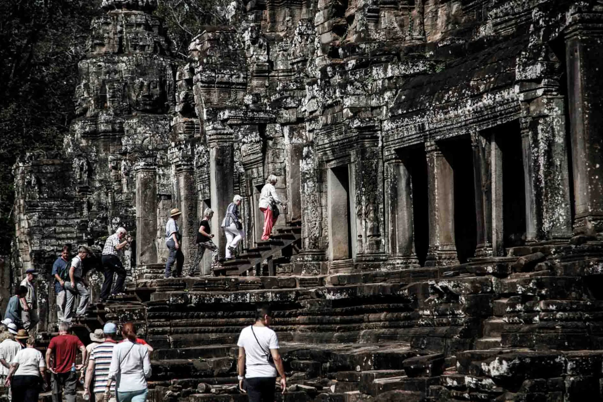 Imponujące wejście do Angkor Wat Imponujące wejście do Angkor Wat