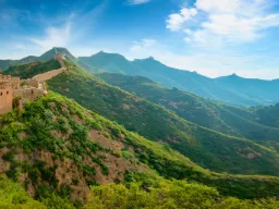 Najstarsza część muru pochodzi z XIV wieku. Mur ma około 21 000 km długości Najstarsza część muru pochodzi z XIV wieku. Mur ma około 21 000 km długości