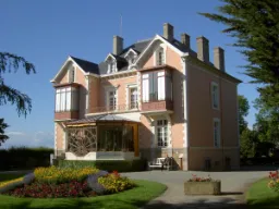 Dom rodzinny Christiana Diora jest dziś muzeum Dom rodzinny Christiana Diora jest dziś muzeum